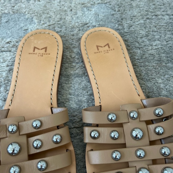 MARC FISHER Bryte 2 Ball Studded Slide Sandals Size 7M Summer Beach Outdoor - Picture 6 of 9